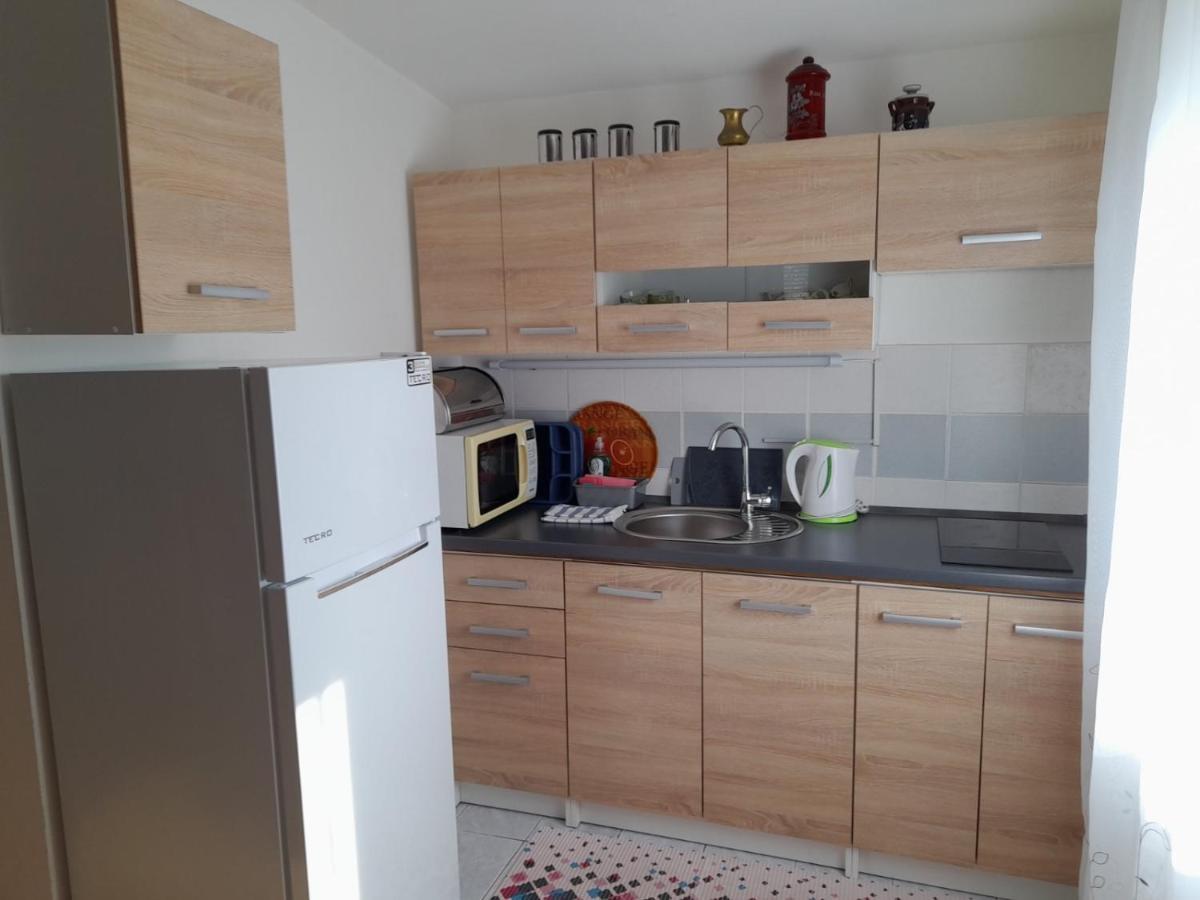 Oaza Apartman Ražanac Kültér fotó